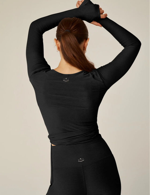 BEYOND YOGA FEATHERWEIGHT WAIST NO TIME WRAP TOP